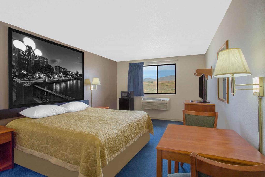 Super 8 By Wyndham Winnemucca Nv מראה חיצוני תמונה